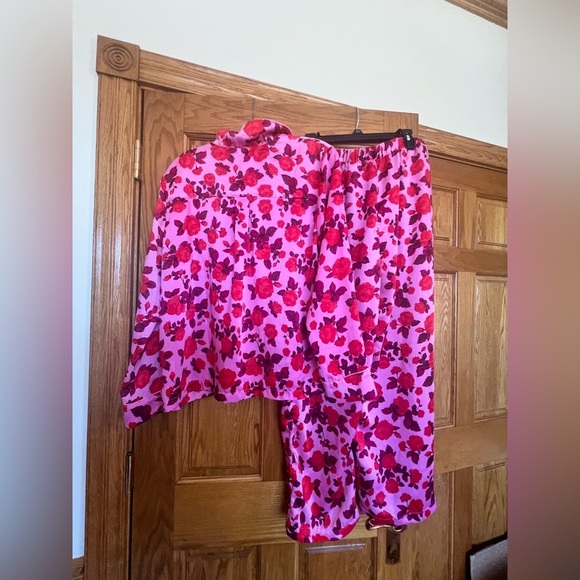 LOFT - Button Down Elastic Floral Pink and Red Satin Notch Collar Pajama Set - Picture 5 of 11